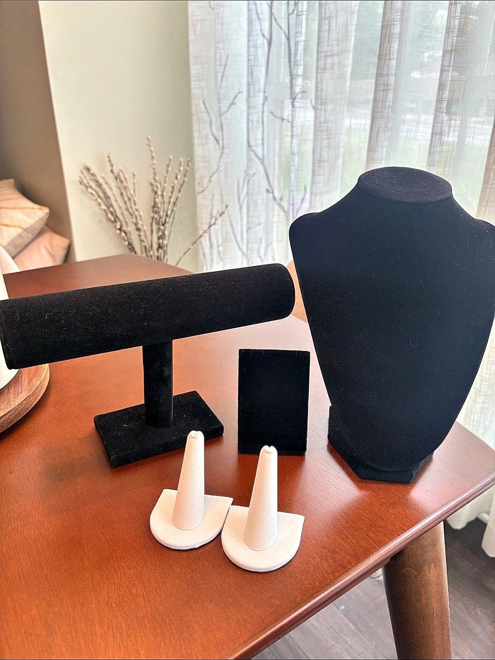 Jewelry Display Set Black & White